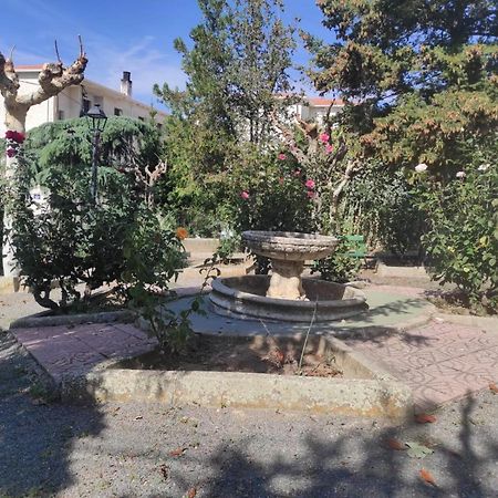 Hostal El Patio Restaurante San Bartolome de Pinares ภายนอก รูปภาพ