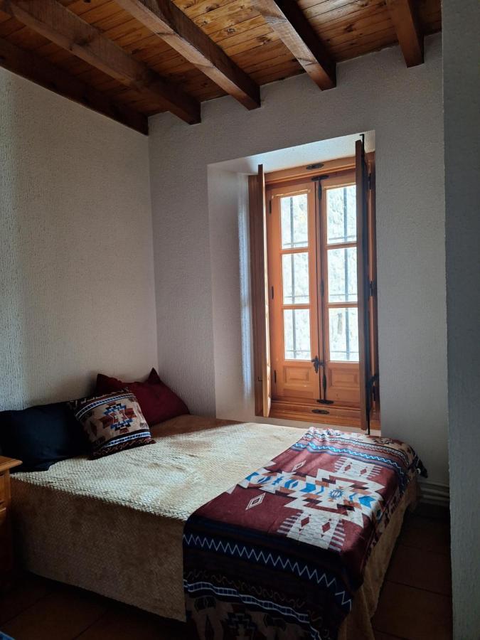 Hostal El Patio Restaurante San Bartolome de Pinares ภายนอก รูปภาพ