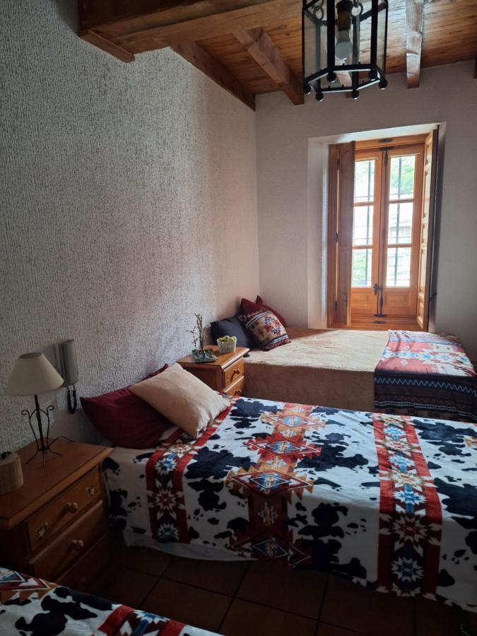 Hostal El Patio Restaurante San Bartolome de Pinares ภายนอก รูปภาพ