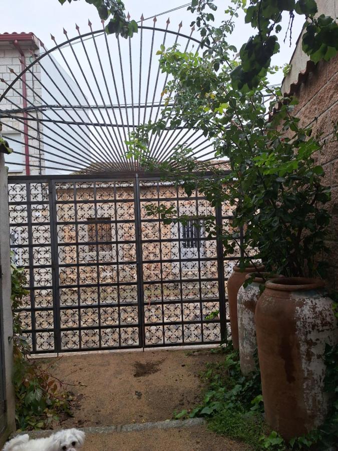 Hostal El Patio Restaurante San Bartolome de Pinares ภายนอก รูปภาพ