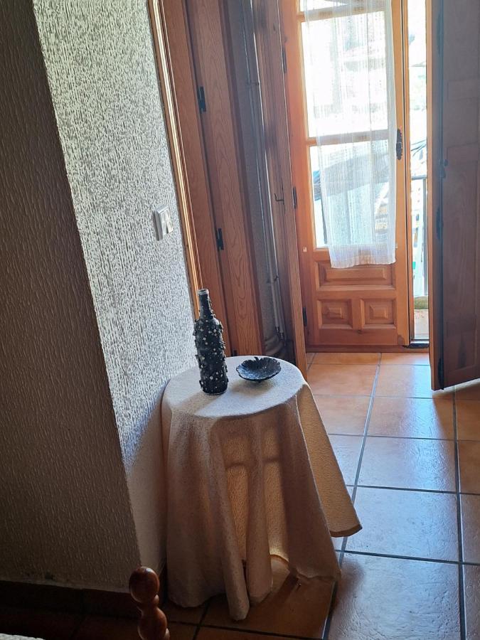 Hostal El Patio Restaurante San Bartolome de Pinares ภายนอก รูปภาพ